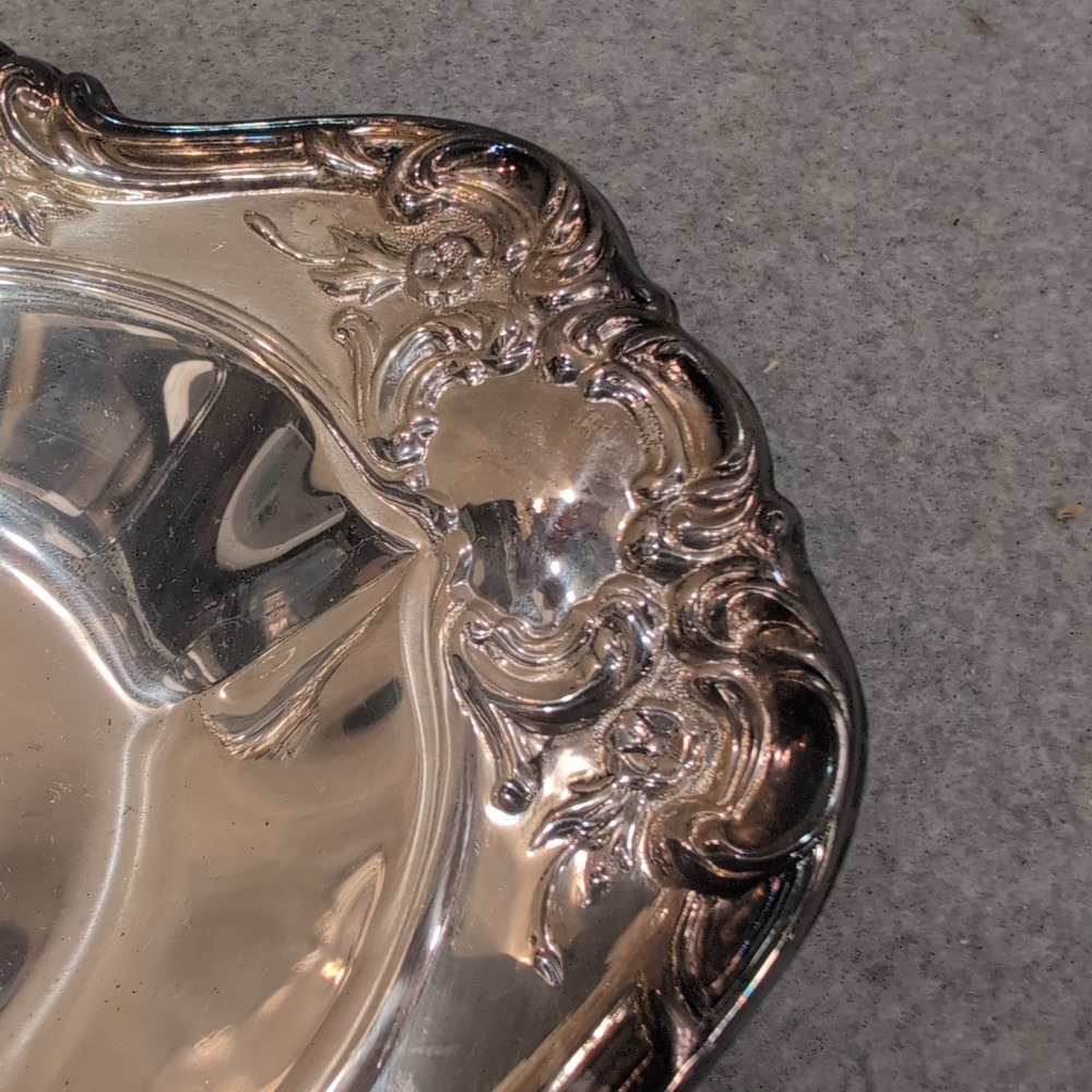 Towle Old Master Embossed Silverplate Oval Serving Tray Floral Scroll Border - Picture 2 of 7